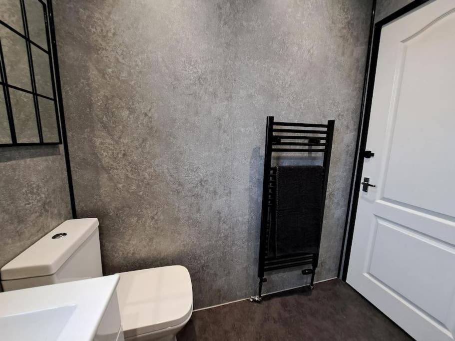 Glasgow Apartment Close To The Airport レンフルー エクステリア 写真