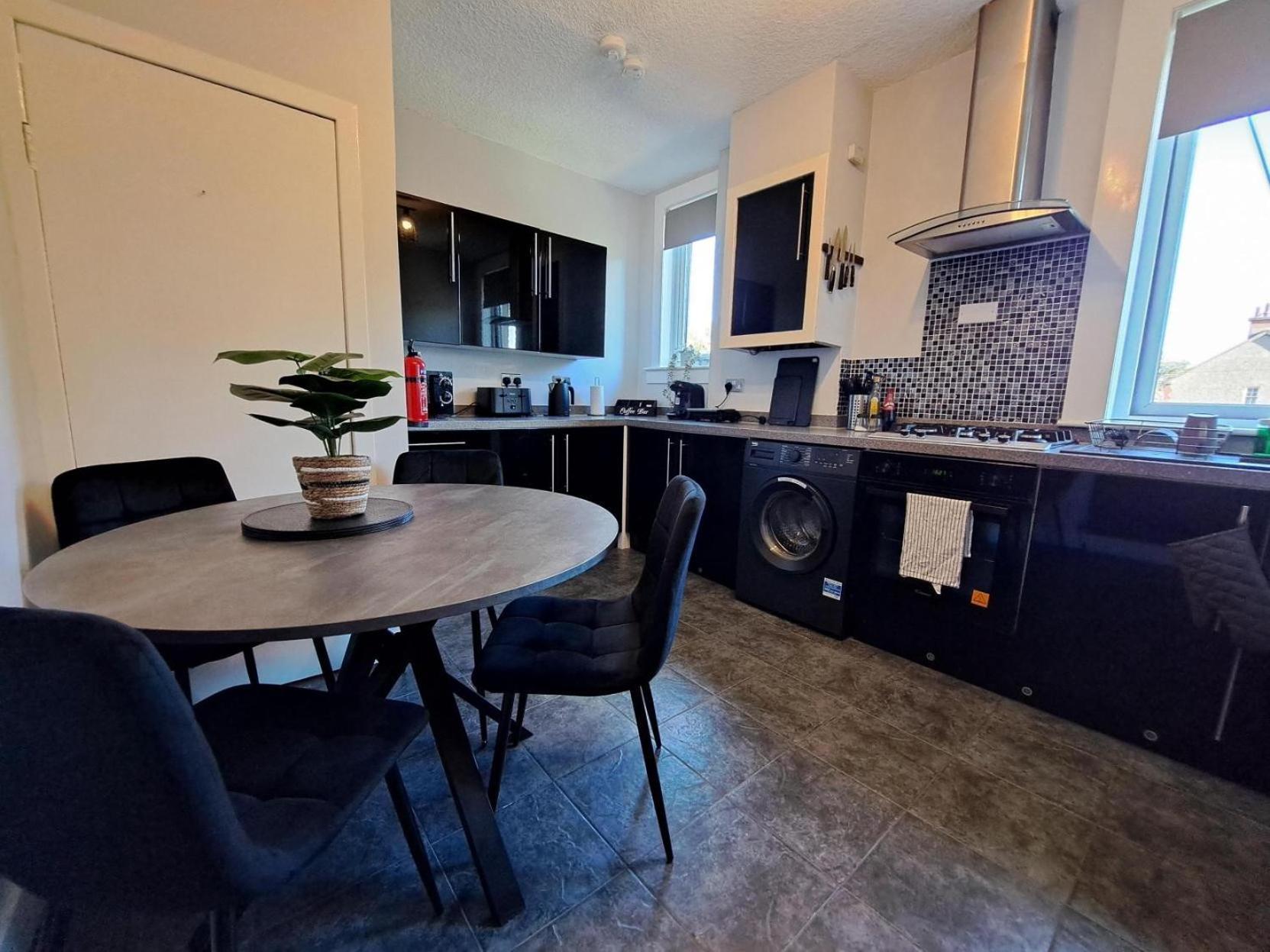 Glasgow Apartment Close To The Airport レンフルー エクステリア 写真