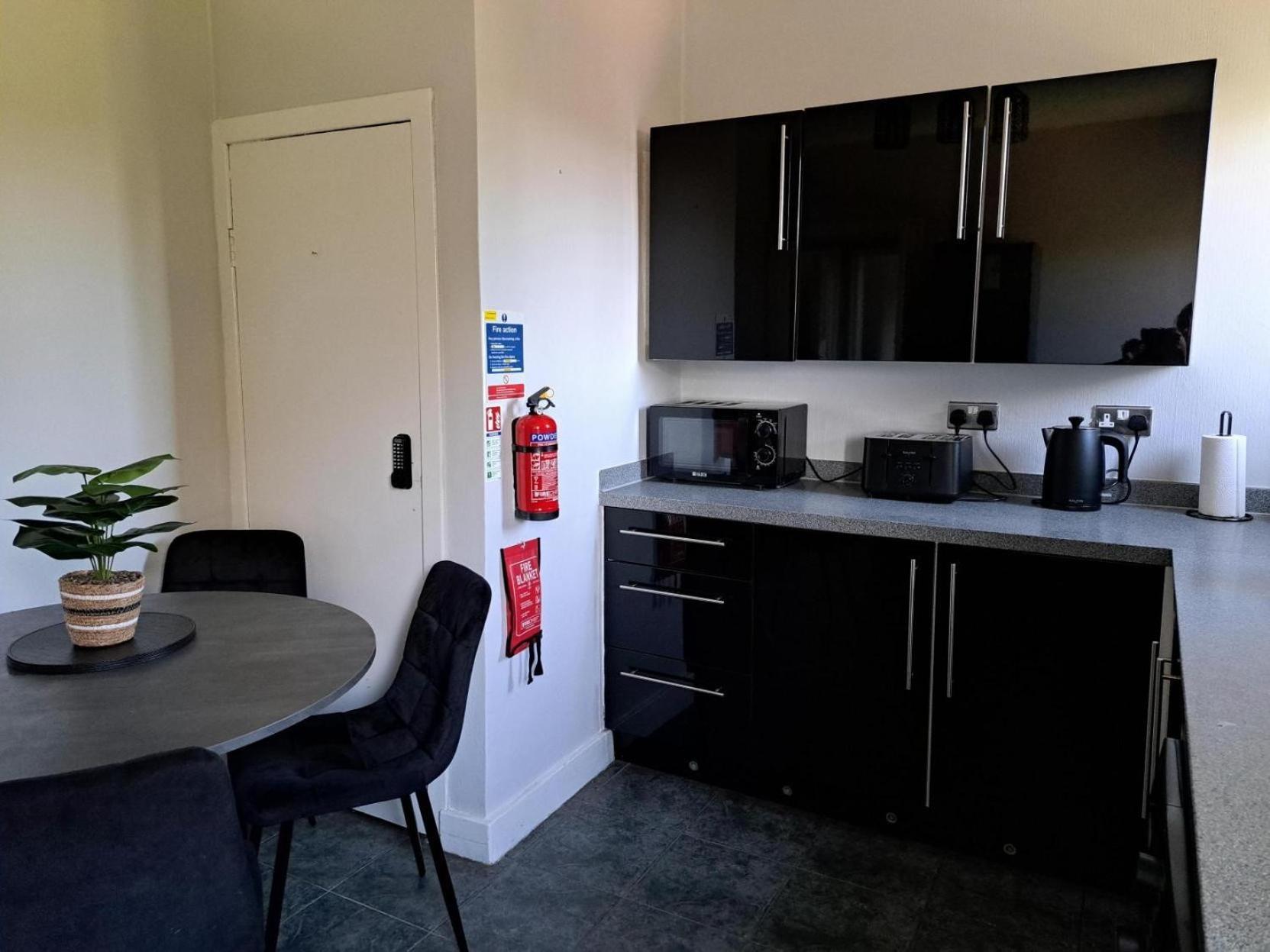 Glasgow Apartment Close To The Airport レンフルー エクステリア 写真